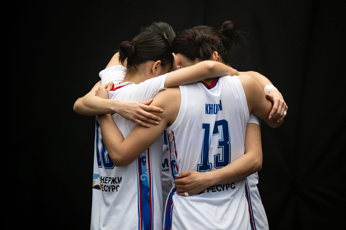 Шинэ Утаа tweet media