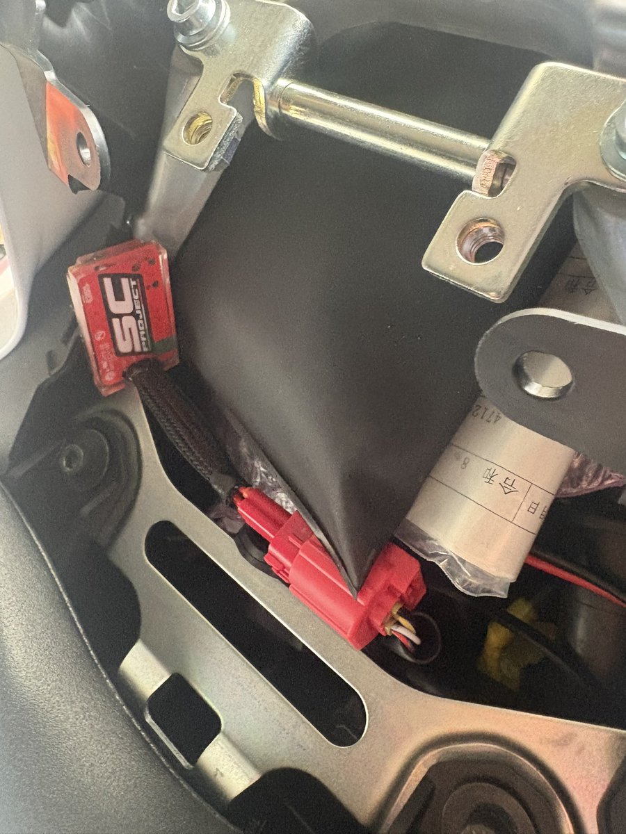 HideEz081's tweet photo. マフラー交換後のチェックランプ対策品取付完了㊙️
#yzfr9 https://t.co/eZcrokhqBy