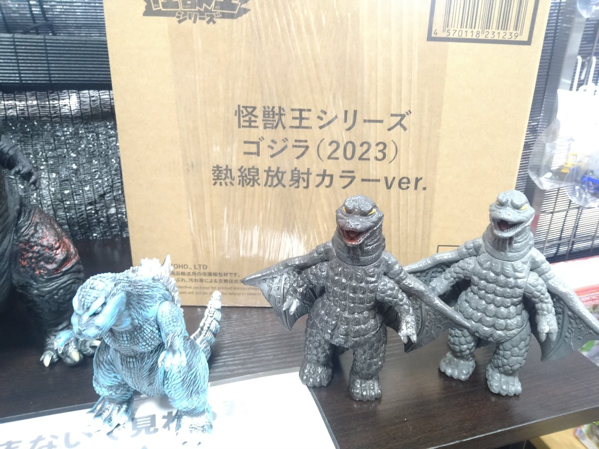 ゆずりや tweet media