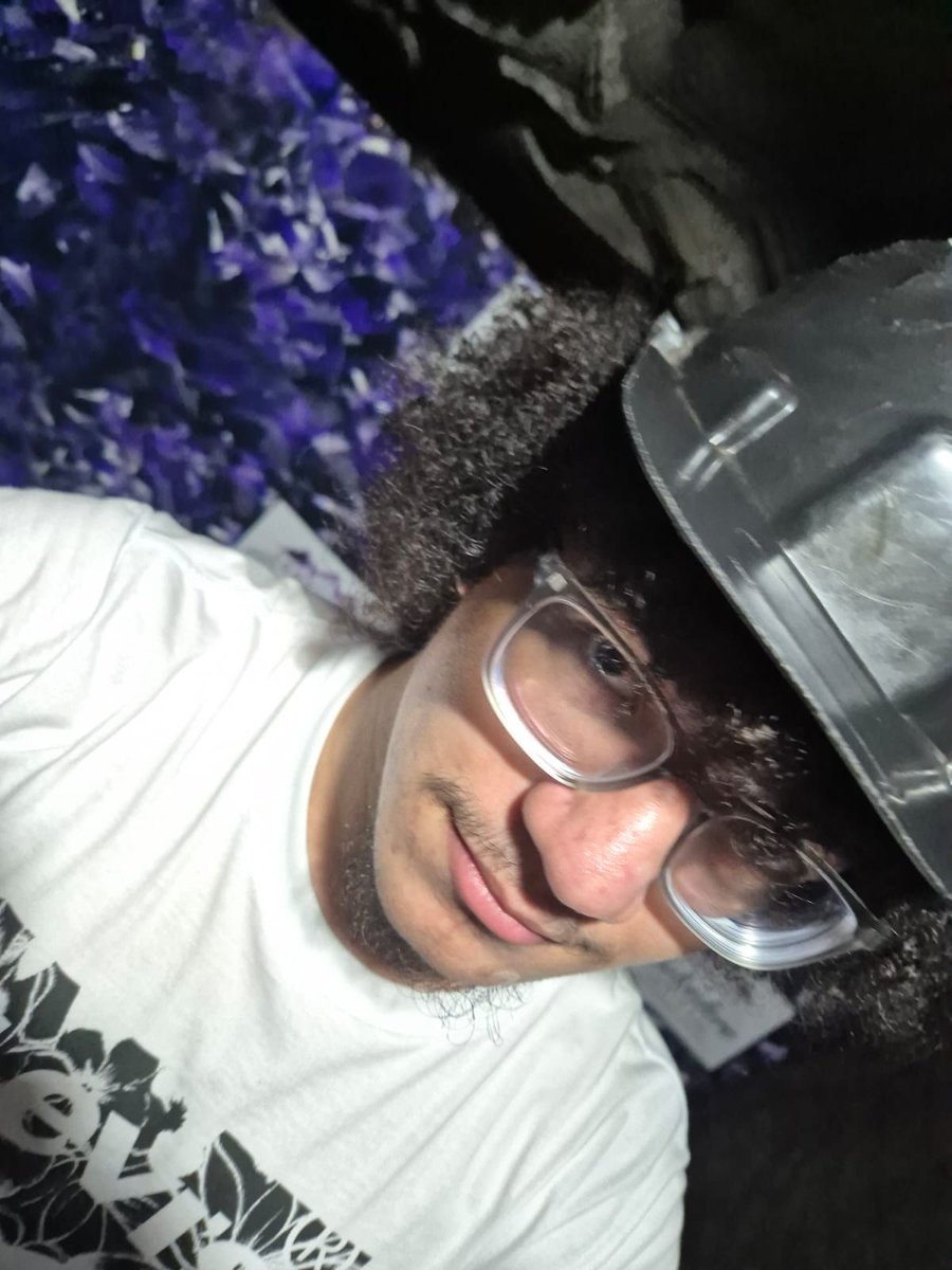 call_me_pedas's tweet image. Literally #mine #craft #terraria #deep #rock #hashtag