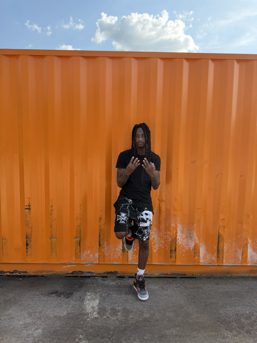 Only$ign tweet media