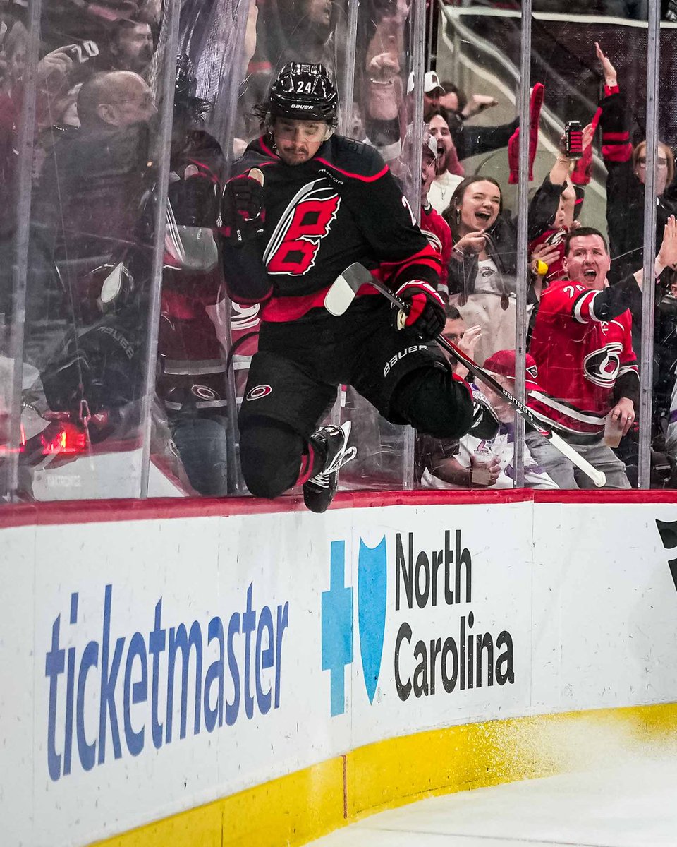 y - Carolina Hurricanes tweet media