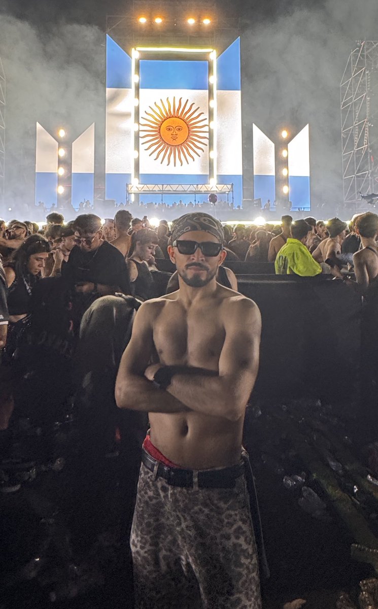 trixie testicle tweet media