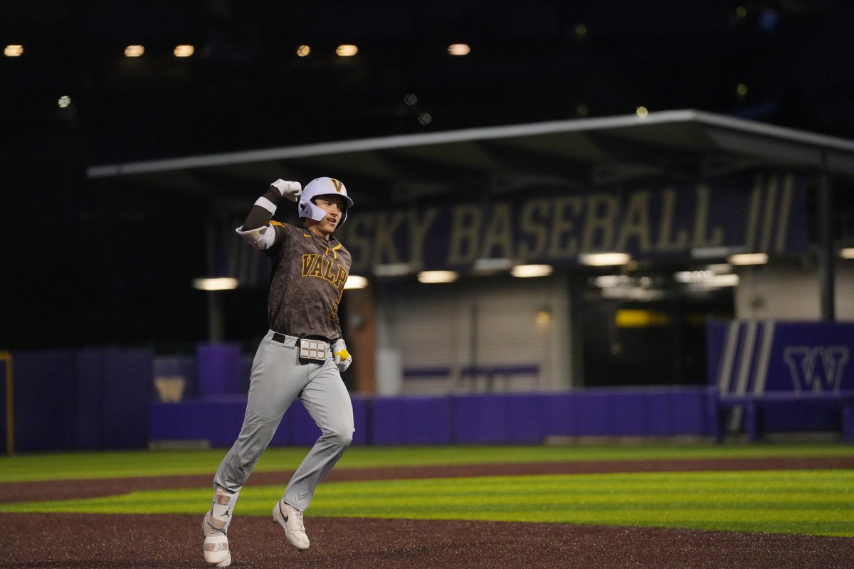 ValpoBaseball's tweet image. B1G win to close out the weekend‼️

Back to Missouri Valley play @ Emory G. Bauer next weekend.

#GoValpo | #MVCBaseball
