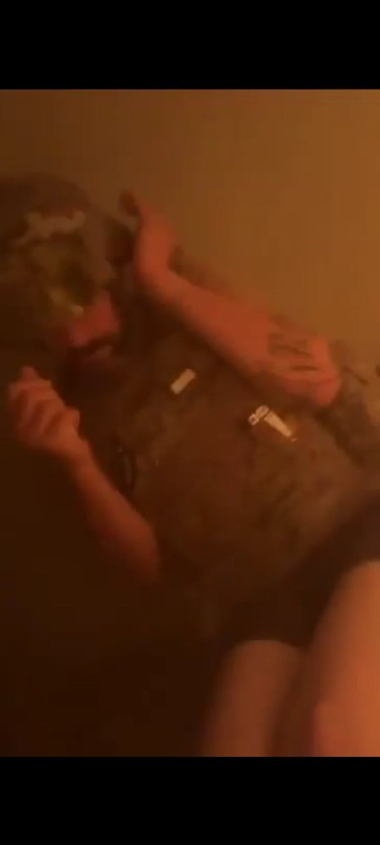 Jes lasl tweet media