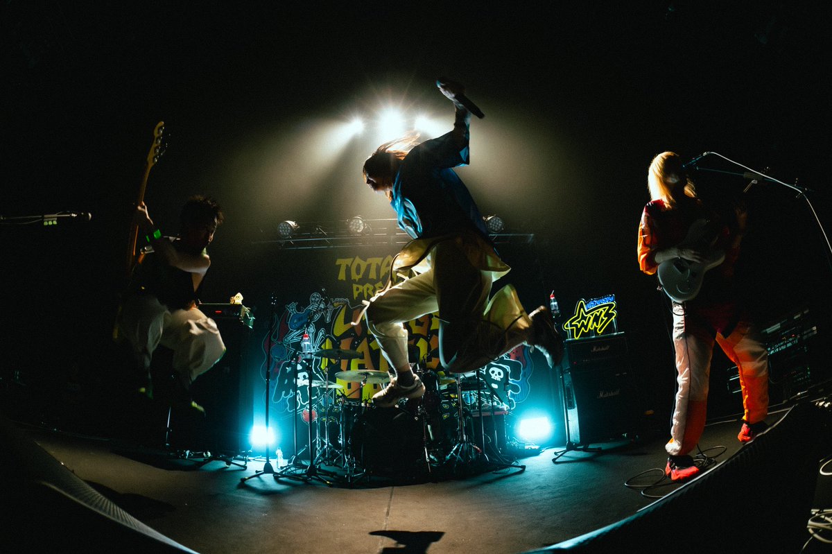 TOTALFAT tweet media