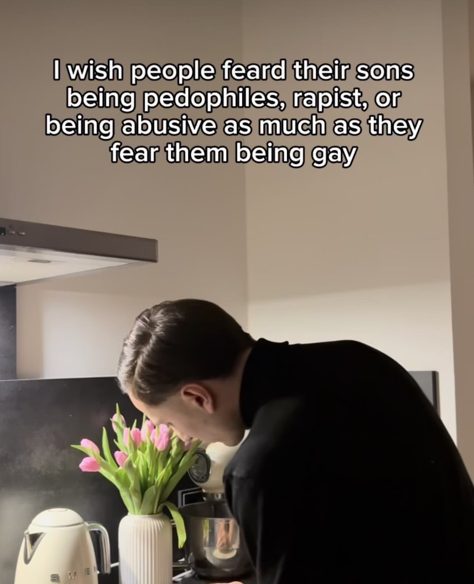 𝝑𝝔 tweet media