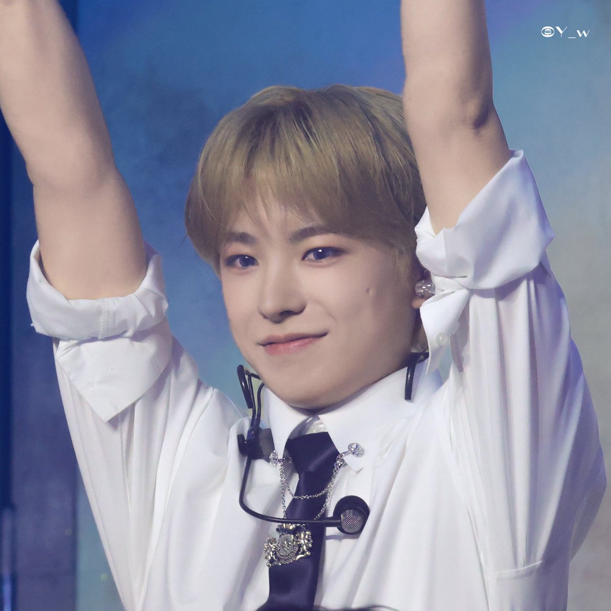 Yu_wine07's tweet photo. 세상에서 가장 멋진 고양이🐈
생일 축하해✨

스트레칭～

#반짝반짝_유우시_생일축하해
#にゃんにゃん_ユウシの_にゃんじょーび
#Twinkle22StarsYUSHI
#유우시 #YUSHI #ユウシ #NCTWISH https://t.co/K7PkFaYEzn