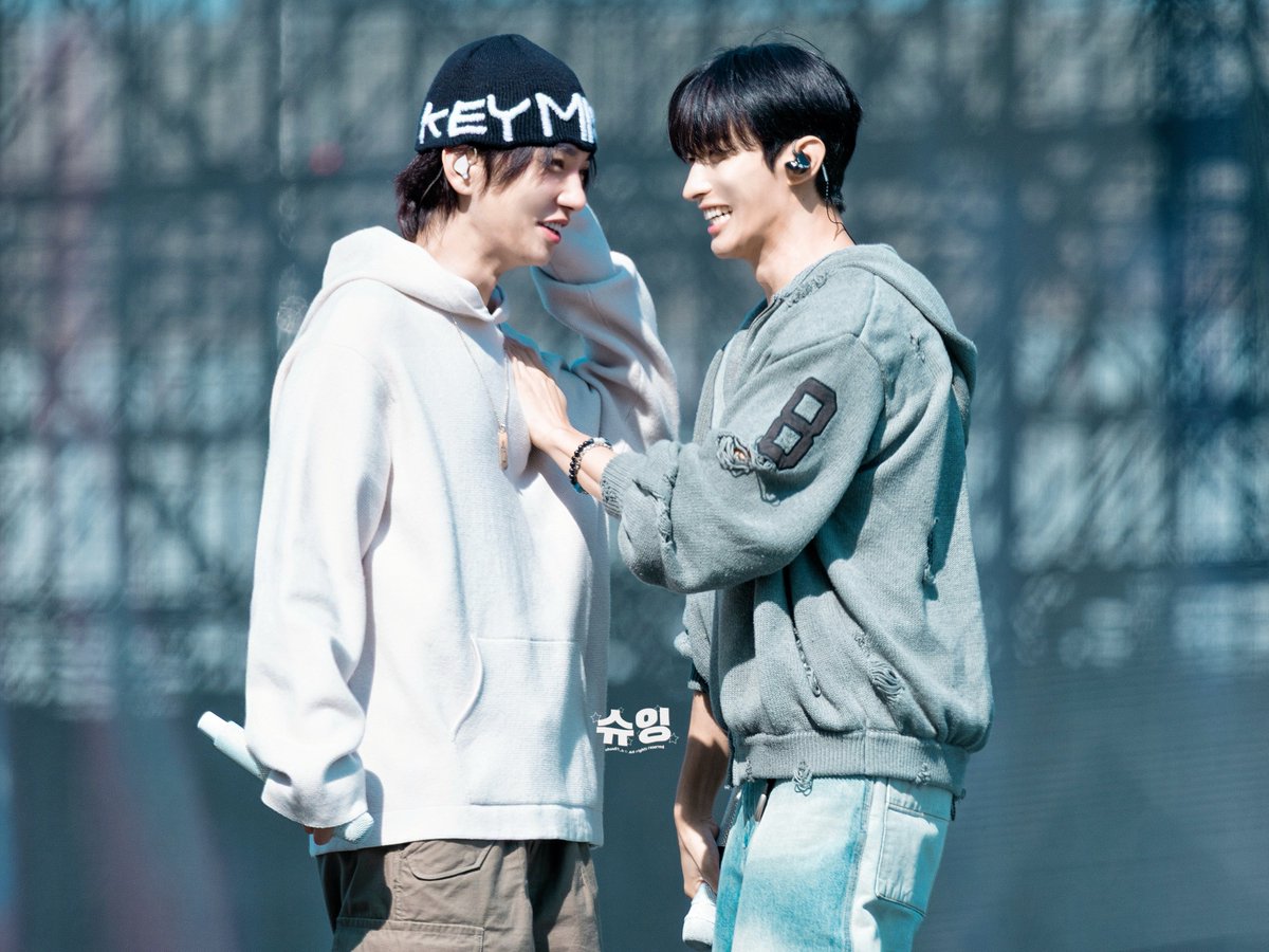 슈잉◜⤙◝ tweet media