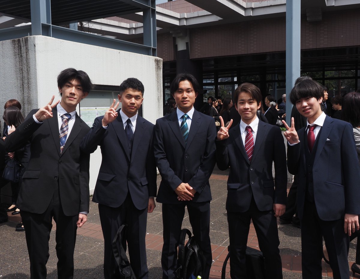 Chiba_Univ_PR's tweet photo. 本日４月５日（日）、千葉大学入学式、大学院入学式を挙行しました。新入生の皆さん、ご入学おめでとうございます！ https://t.co/fHufCnbqib