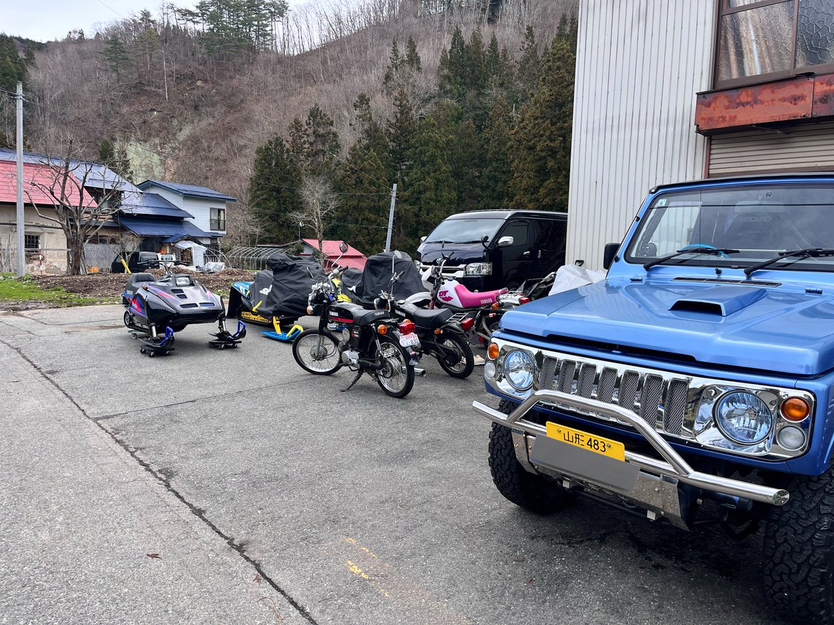 teamHAYAMA's tweet photo. 春の倉庫整理����

1人展示会して楽しんでる〜🤣

モービルも来年までおねんねだな！！ https://t.co/ieroLwqhO8
