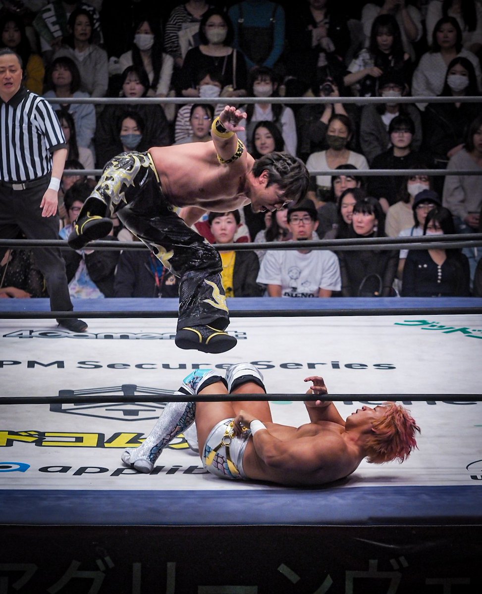 #ddtpro ［4.5 後楽園］私、たぶん16年前も見てるんですよね。場外への断崖ギロチン（回避）で落下するHARASHIMAさん。どういうことだ。