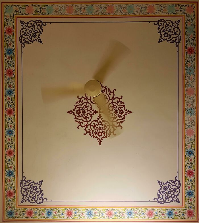 15zanaz's tweet image. Again, a misaligned ceiling fan.
Would drive me up the wall to fix it.
#homedesign
#interiordesign
#interiors
#interiordecor