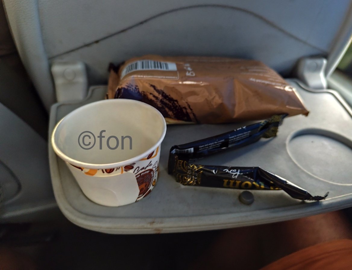 TitiNdema's tweet photo. #CaféKom😌🇨🇲
#EndOfDoualaTrip
Il y a Match à Yaoundé,le petit fait son retour donc....🏃🏾♂️
@cafe_kom #MadeIn237
@CerisesExpress 🇨🇲 https://t.co/RnUHNnPbYN