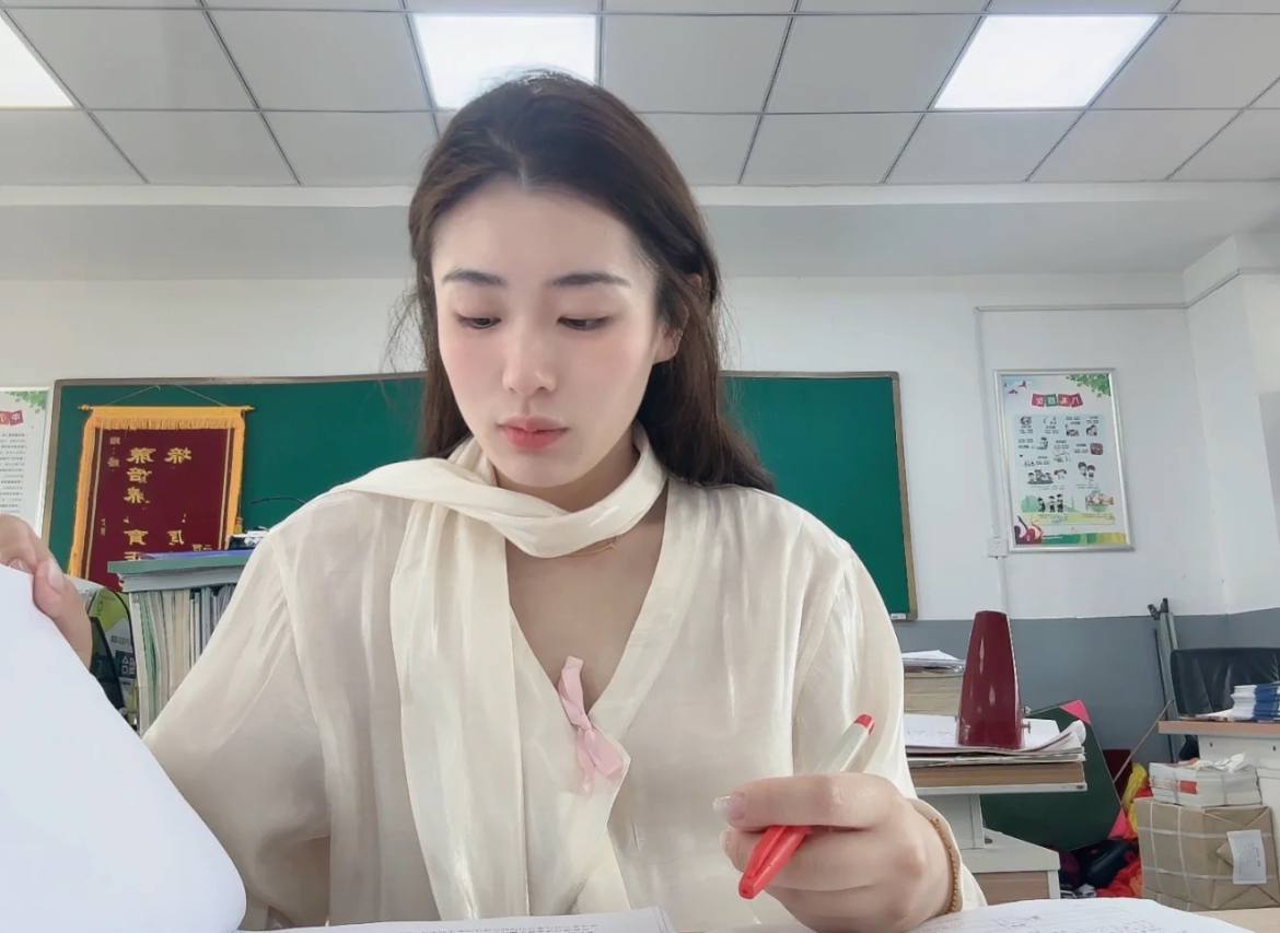 陆老师（教小学） tweet media