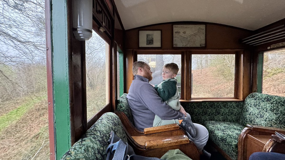 Sarah Parry tweet media