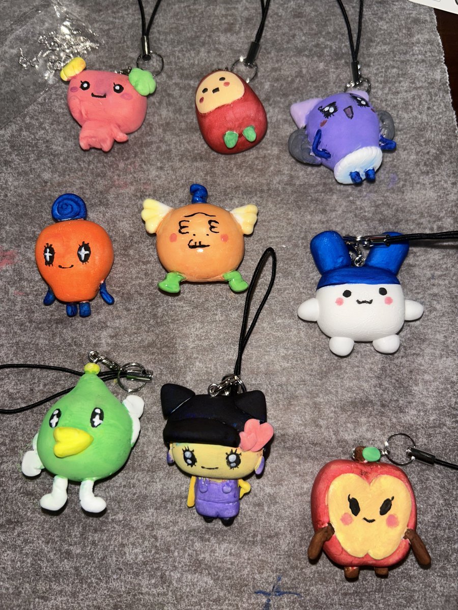 これね！みんなにお揃いで作ったんだ〜♪
先生分もあるから9個だよ！

候補生のみんなが好きなキャラだったり、似てるキャラを作ったんだけど、誰が何のキャラか分かるー？😏💖
#のんふぃくオーディション