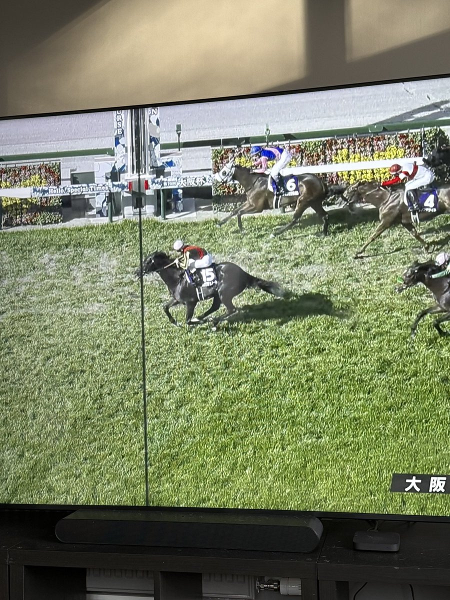 CROIX DU NORD WINS THE OSAKA HAI