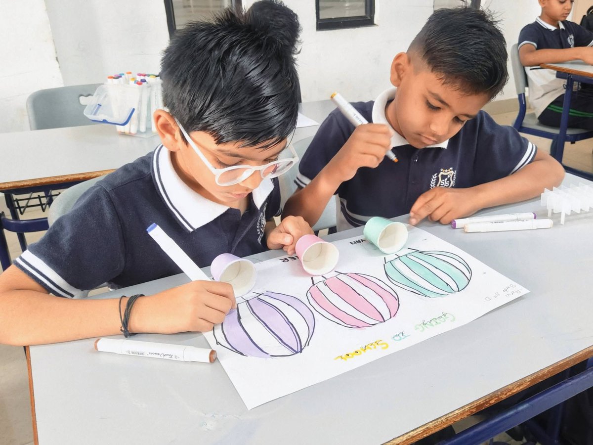 sage_school's tweet image. ✨🎨 Creativity at its best! 🎨✨
Grades III–IX showcased amazing talent in the Soft Board Decoration Competition at Sage International School, Kolar. 
A vibrant display of ideas, teamwork &amp;amp; imagination! 💫
#CreativityAtItsBest #StudentTalent #EnlightWithSage