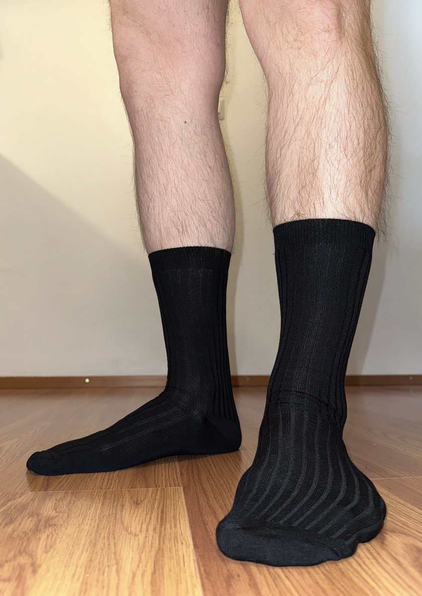 jack_royde's tweet photo. Sunday suprise😈 I know you admire and eish to dive your face in them so what are you waiting for!? Get down and start worship🫵

#gaysocks #gaysockfetish #blacksocks #blacksocksfetish #malesocks https://t.co/A3arDMpegk