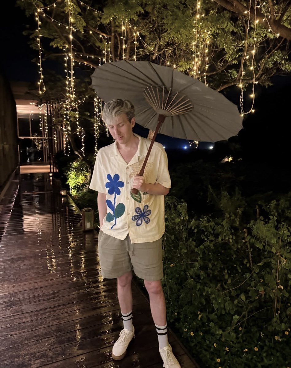 ai_monogatari's tweet photo. He looks great but let's put some respect on Phil Lester's name as well (ignore the other curly-haired twink in the last pic) https://t.co/Rm77nMFfii