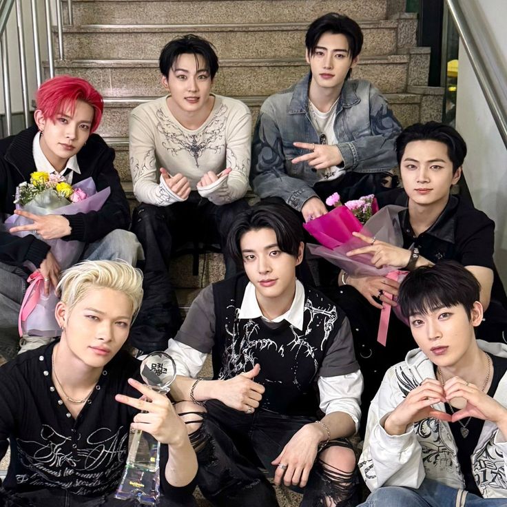 lunaraquarian28's tweet photo. Haii ENGENE, yuk main kuis sambil drop HT!

Sebutkan bias dan bias wrecker kalian di enha!🧡

kalau aku,
bias: jungwon
bias wrecker: jake
#ENGENEs_Ask_BELIFT_for_Accountability
#Boycott_BELIFT_for_ENHYPEN https://t.co/TxjIaLlzrL