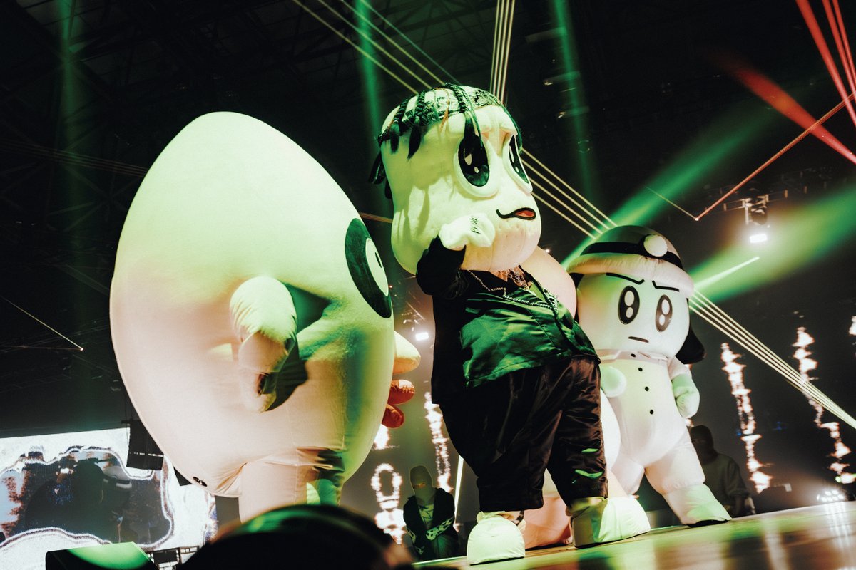 POP YOURS tweet media