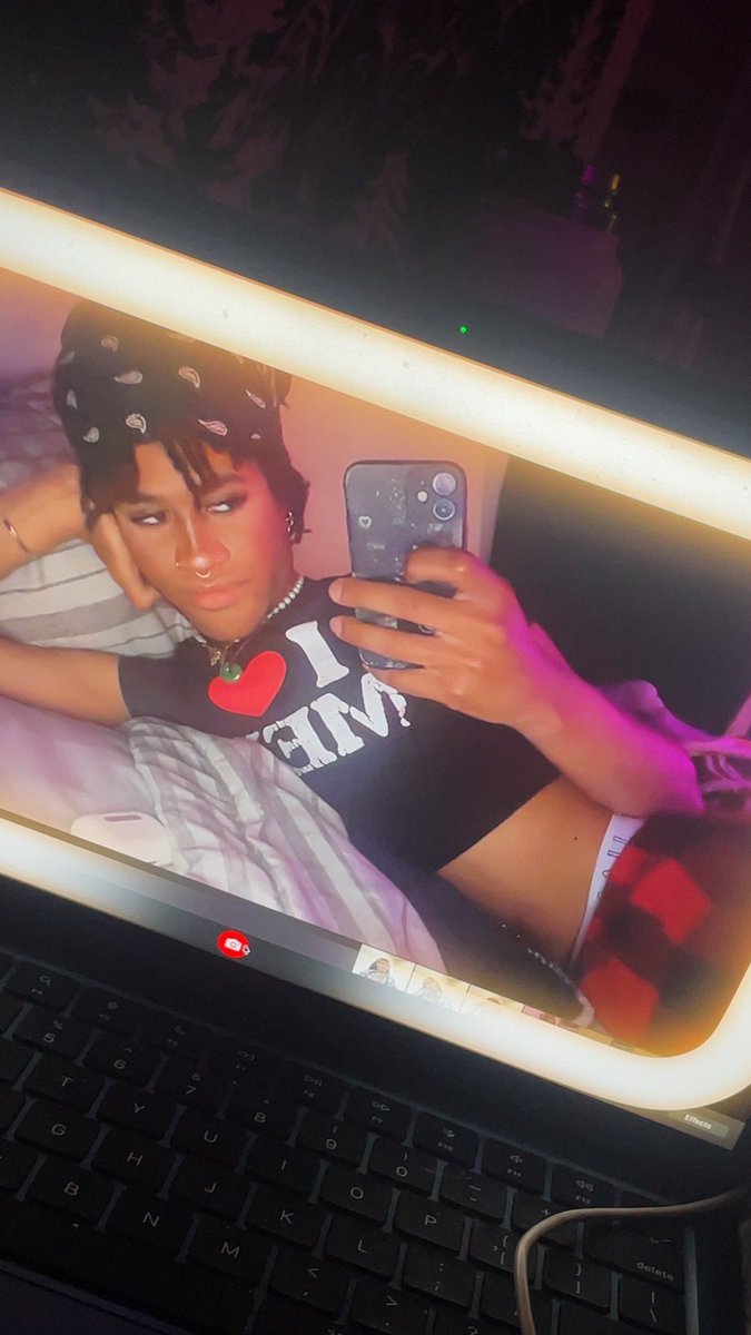 iixubejay's tweet photo. hey yall….long time no see😭😭

#femboy #mlm #femme #gay #battyboi #mutuals https://t.co/CQAtQKB12Y