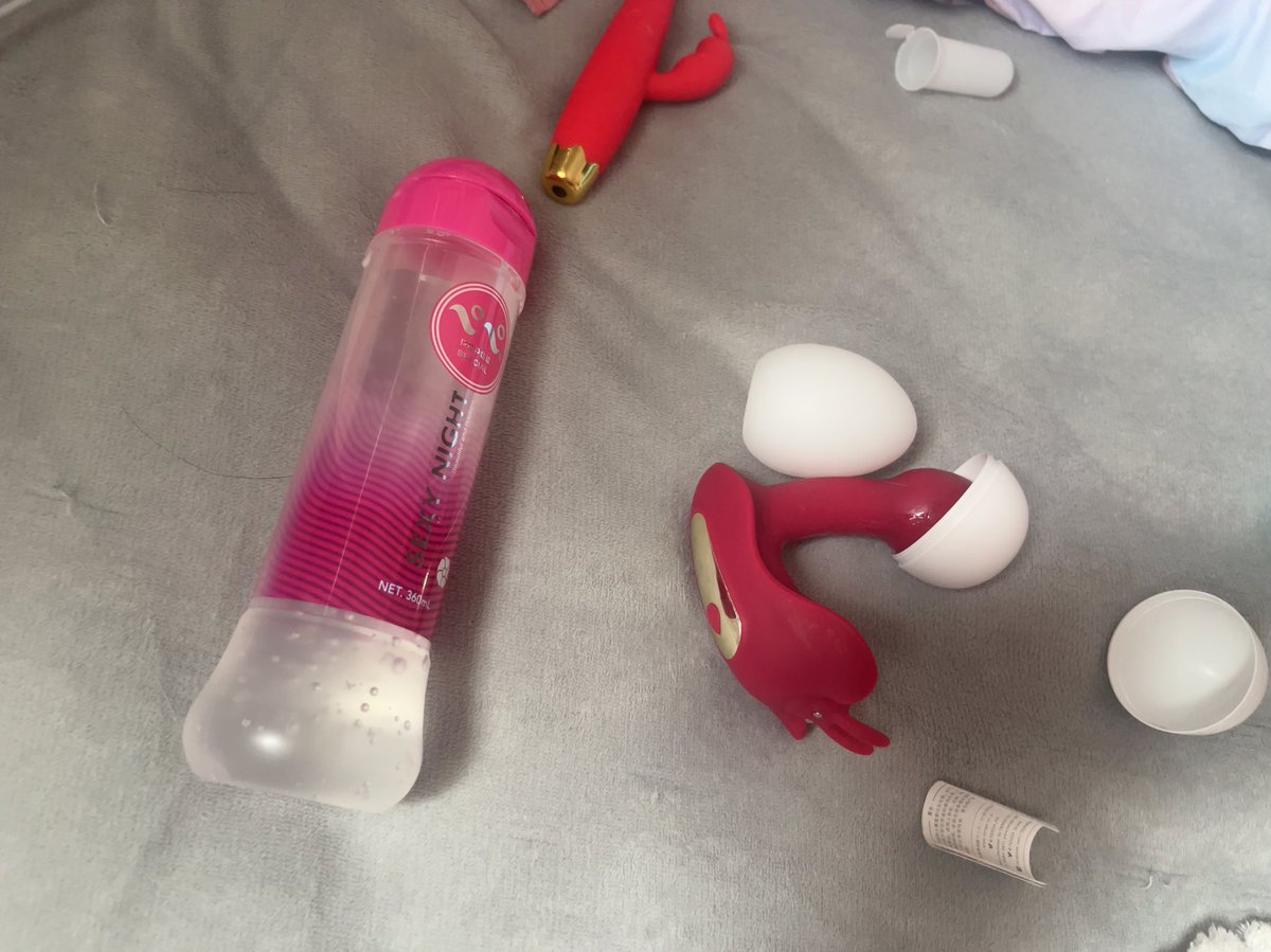 どくへら tweet media