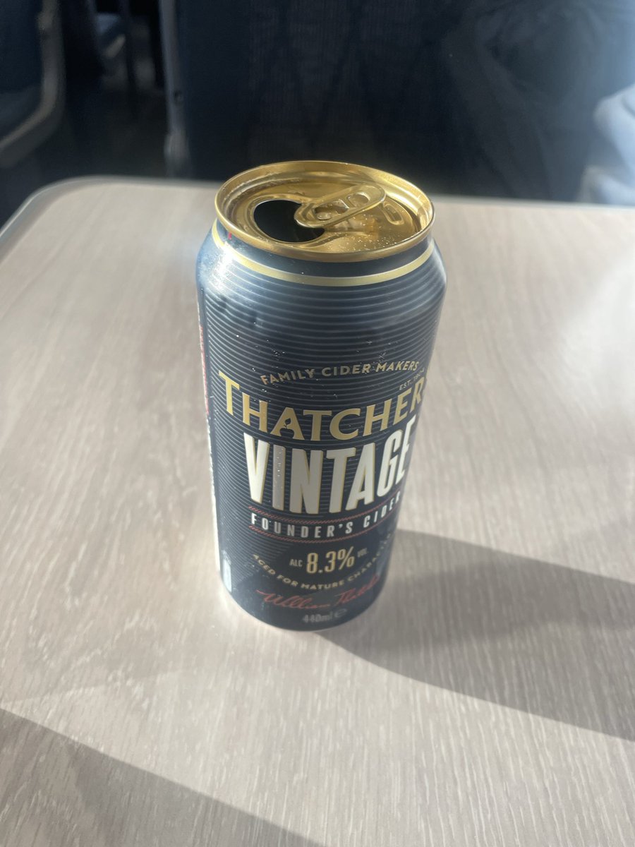 Here we go then quarter final hammers away. Let’s get a win and Wembley here we come. 9000 of us in London fantastic following as normal. Set up for the day ahead with a lovely beverage #Lufc #Awaydays #Mot