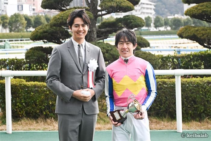 競馬ラボ tweet media