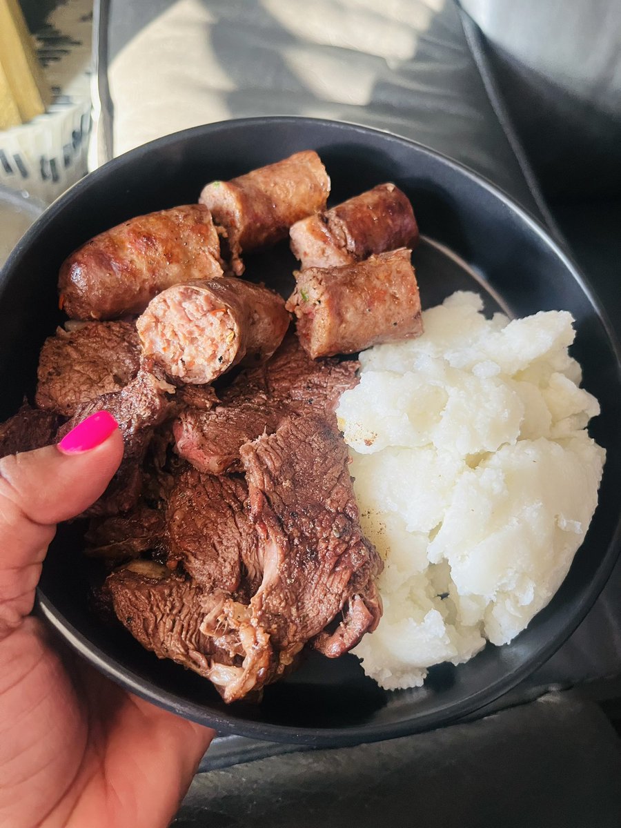 MaMhlanga Nompumelelo tweet media