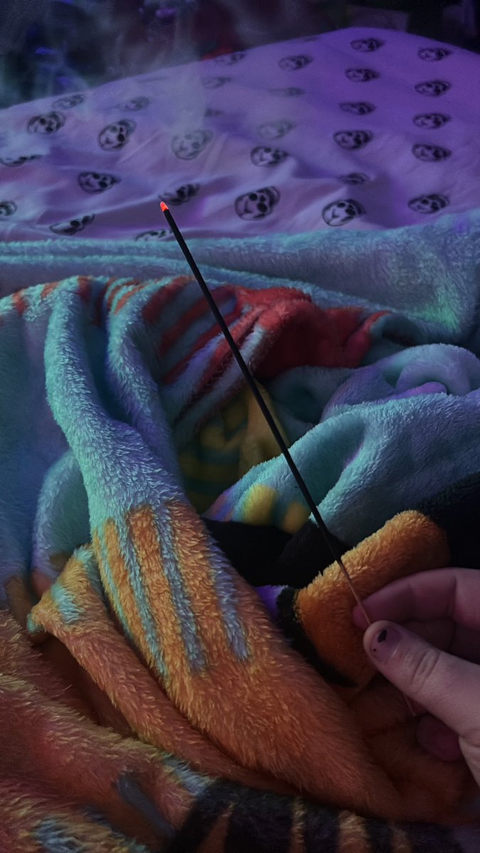 To Binge 2D tweet media