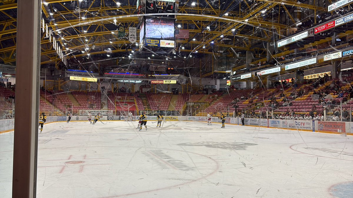 wjacobs20301's tweet image. It’s currently 12:07am and the @Chiefs_Hockey are still playing. It’s the 3rd OT and we are about to go into the 4th.
#letsgochiefs #chilliwack