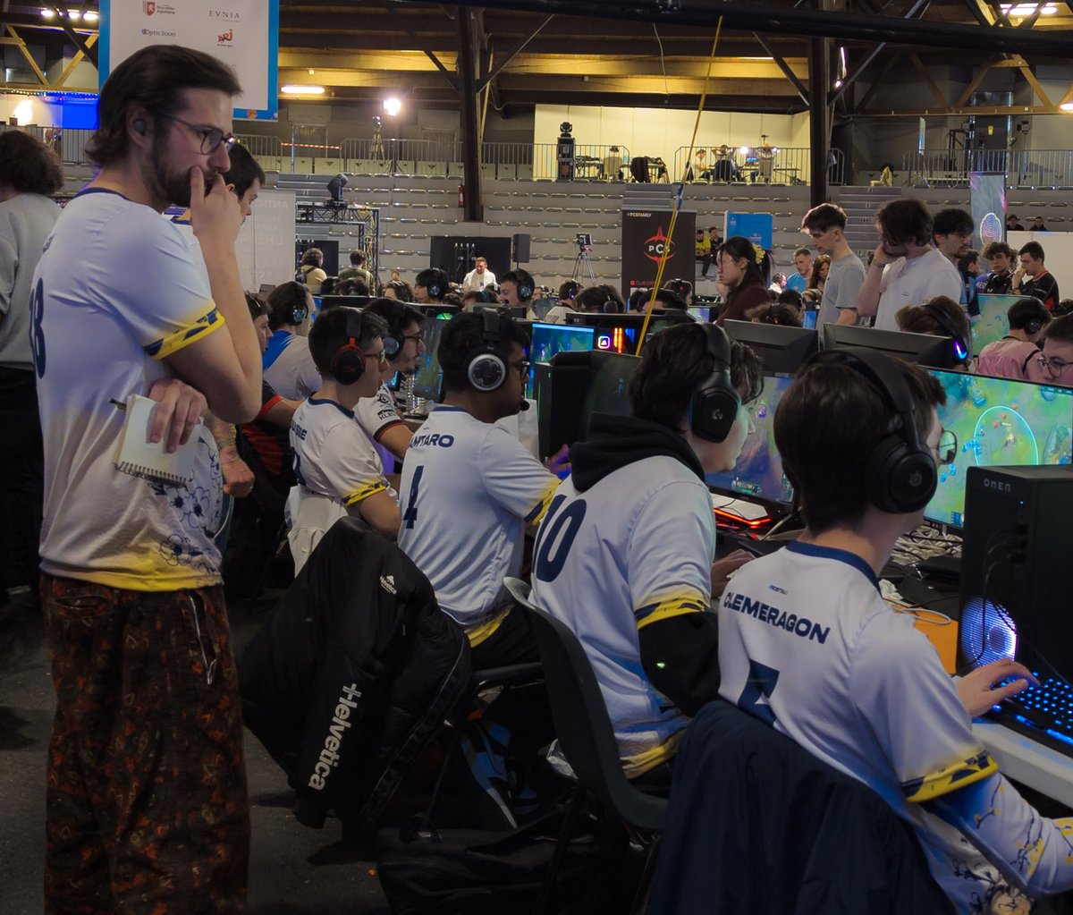 FrostTails's tweet photo. 🏆 @OpenTourFrance
Arbre élite pour Frost Tails !
Nos Kitsune terminent le samedi en 4-3 💪
Reprise contre Les frères eurasiens à 10h.
#WriteYourTale #FTWIN #GA2026 https://t.co/IyEth6z8qK