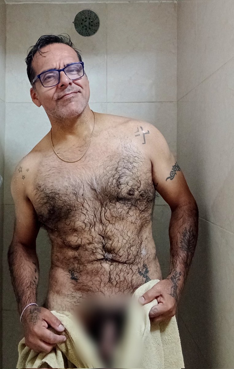 Rod latín hairy tweet media