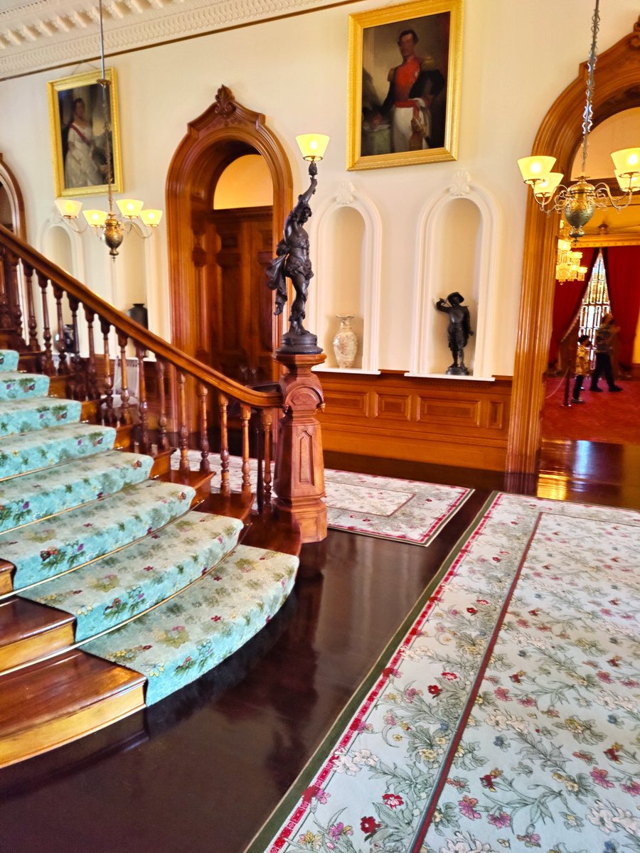 Family Well Traveled tweet media