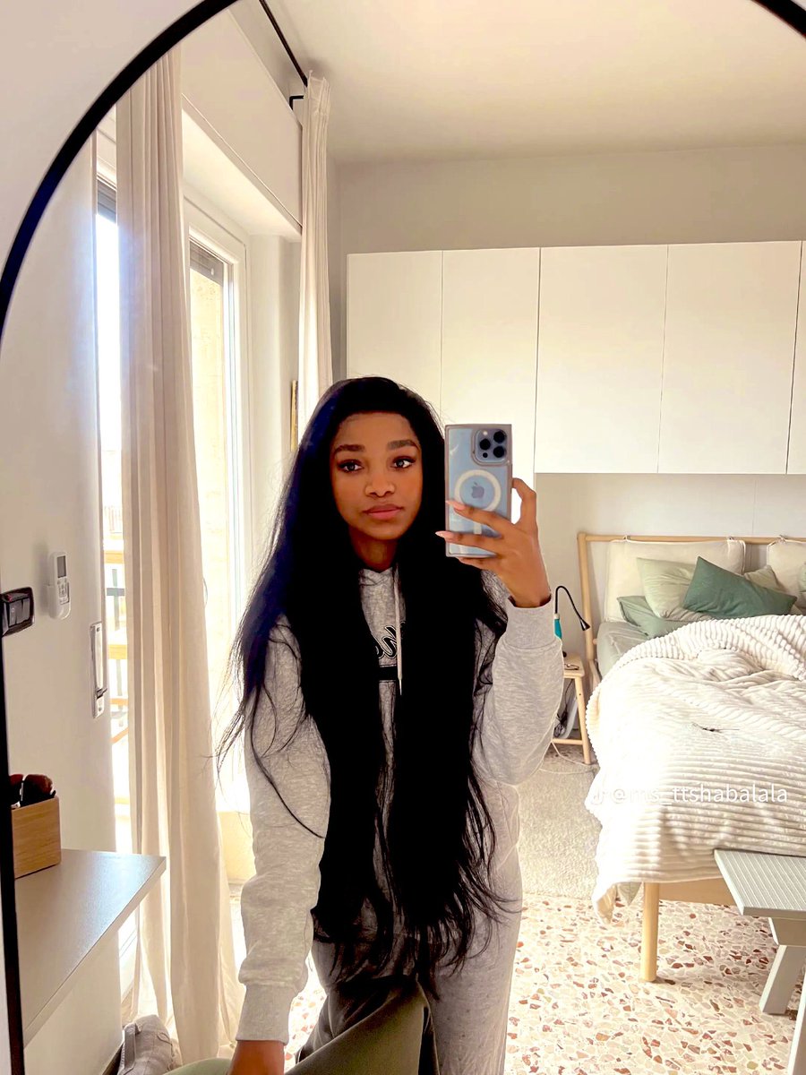 Another day to just show off Thandeka ❤️🇮🇹 

THANDEKA HOT TOPIC
THALIANS FOR THANDEKA 
#ThandekaTshabalala