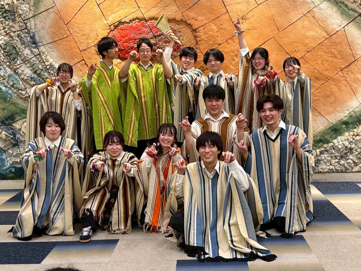 新入生の皆様、ご入学おめでとうございます🌸
我々【名古屋大学フォルクローレ同好会】は、南米民俗音楽を演奏するサークルです！🇧🇴🇵🇪🇦🇷🇨🇱

南米音楽、始めてみませんか？
興味があればお気軽にお声がけくださいね🦙

新歓の予定はツリーにございます↓

#春からフォルク #名大 #フォルクローレ