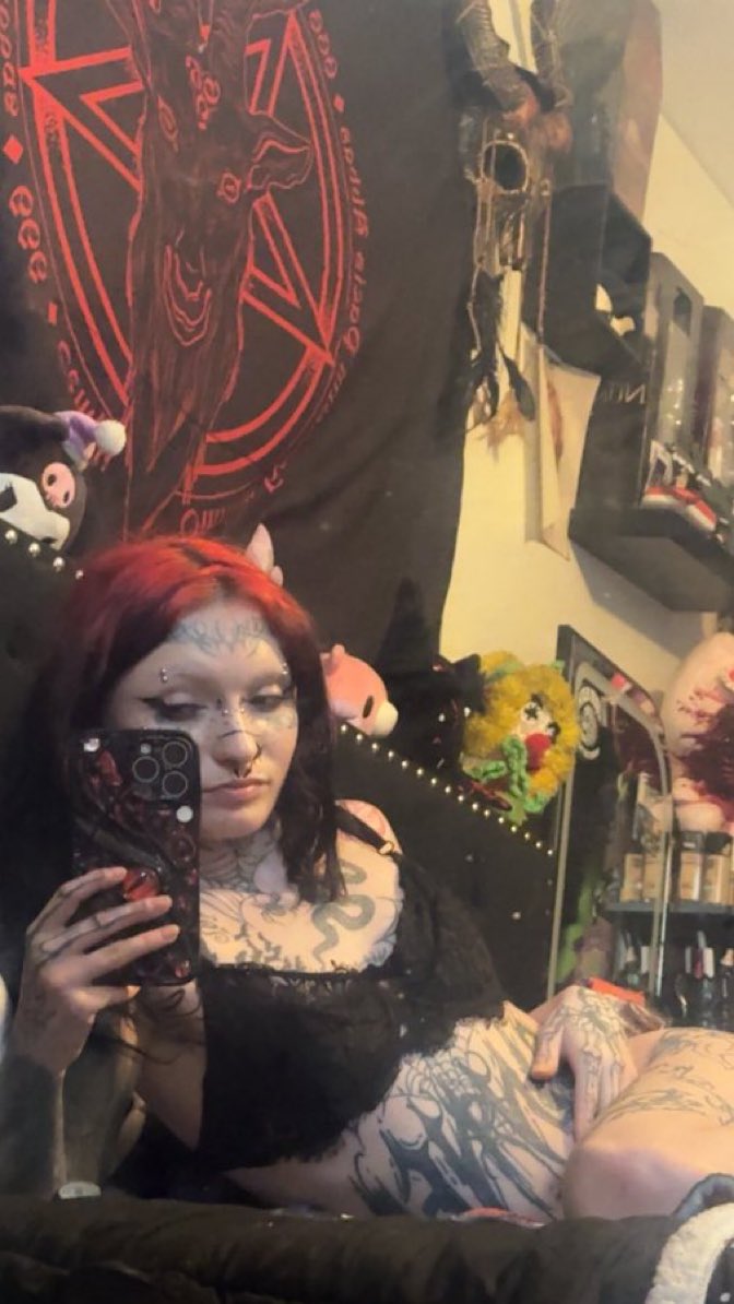 Princess 🖤.Katy tweet media