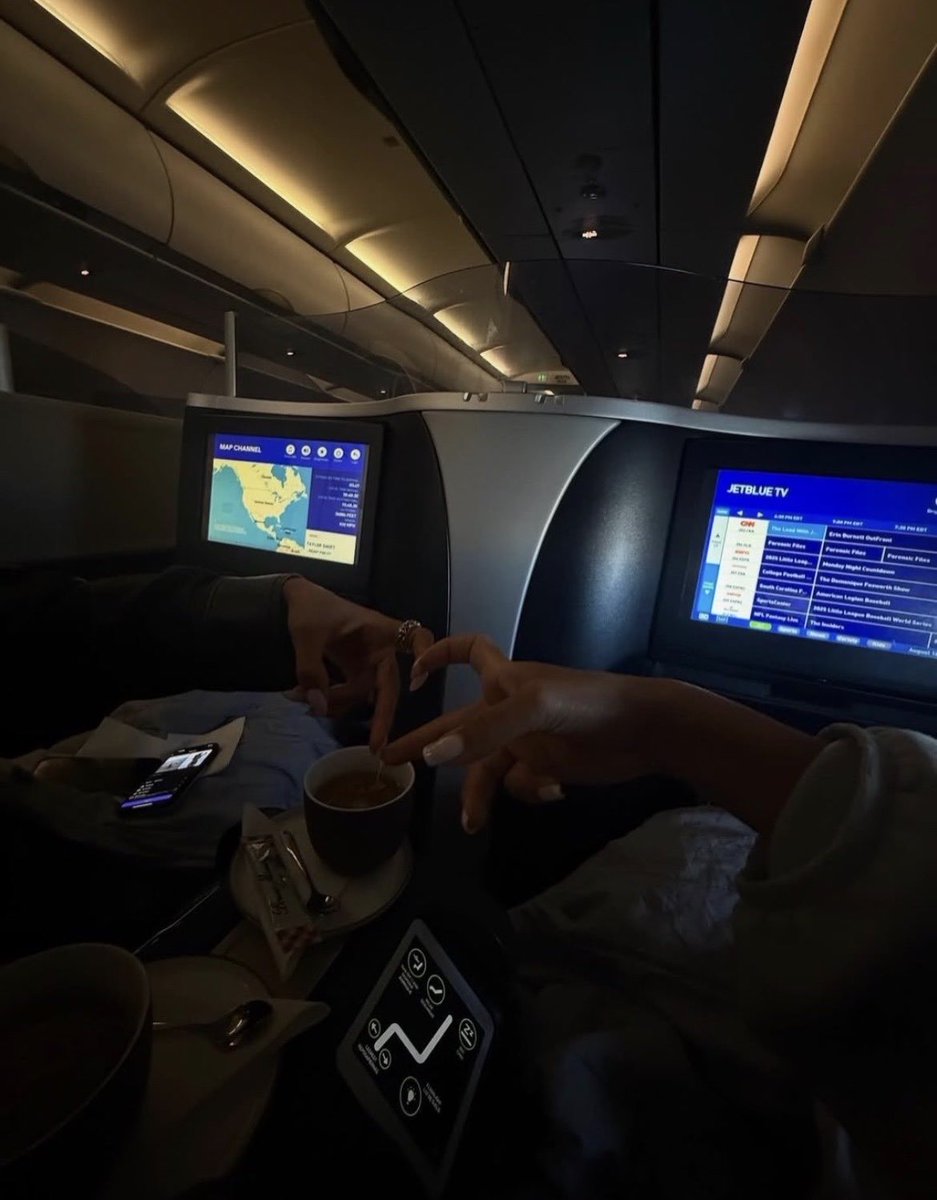 me and who (@dailycouplepost) on Twitter photo 