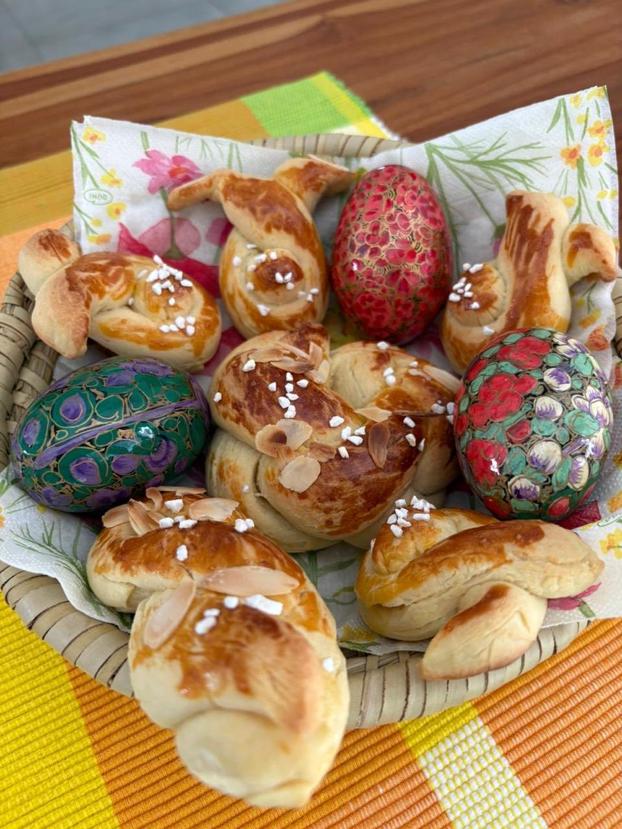 GermanyinSL's tweet photo. From all of us at the 🇩🇪 Embassy, we wish everyone celebrating a joyful Easter. May this season bring peace, happiness &amp; renewed hope.

In Germany, Easter is celebrated with traditions like painting brightly colored eggs, enjoying chocolate bunnies &amp; spending time with family. https://t.co/wyp8lPqLS1