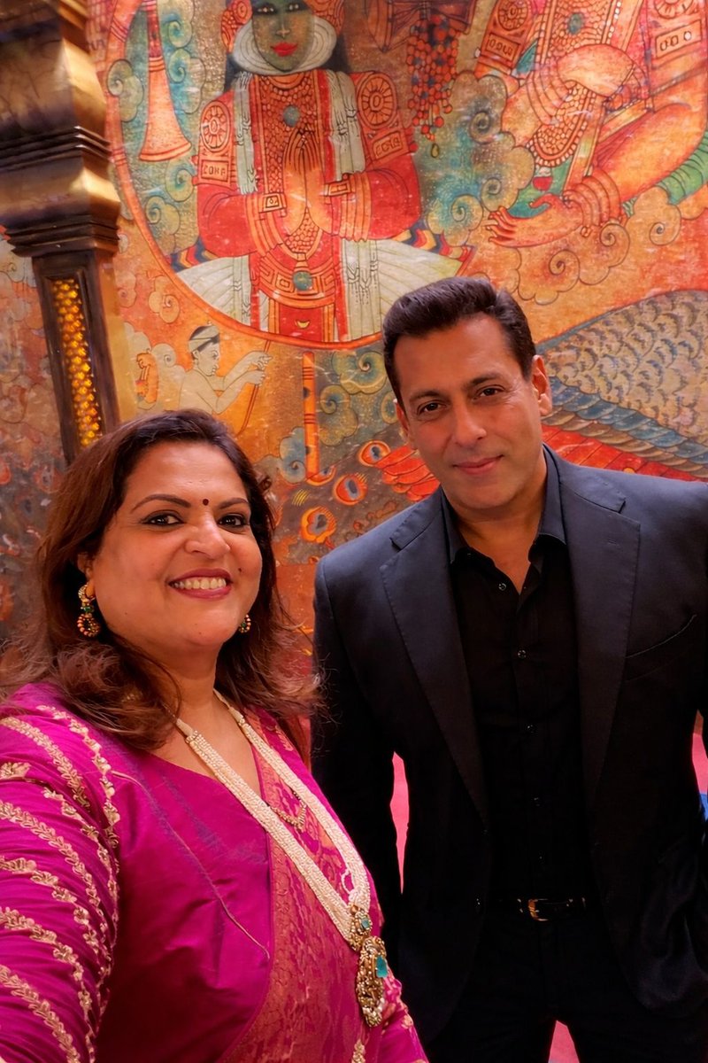 navikakumar's tweet photo. Such a lovely evening celebrating love at Rajat Sharma’s daughter Disha’s wedding.
Wishing the couple a lifetime of happiness 🤍

A quick hello with Salman Khan added to the evening ✨ https://t.co/x3f3hGS0BI
