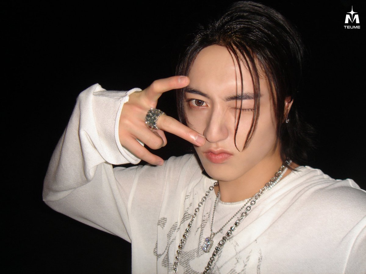 Treasurecharts tweet media