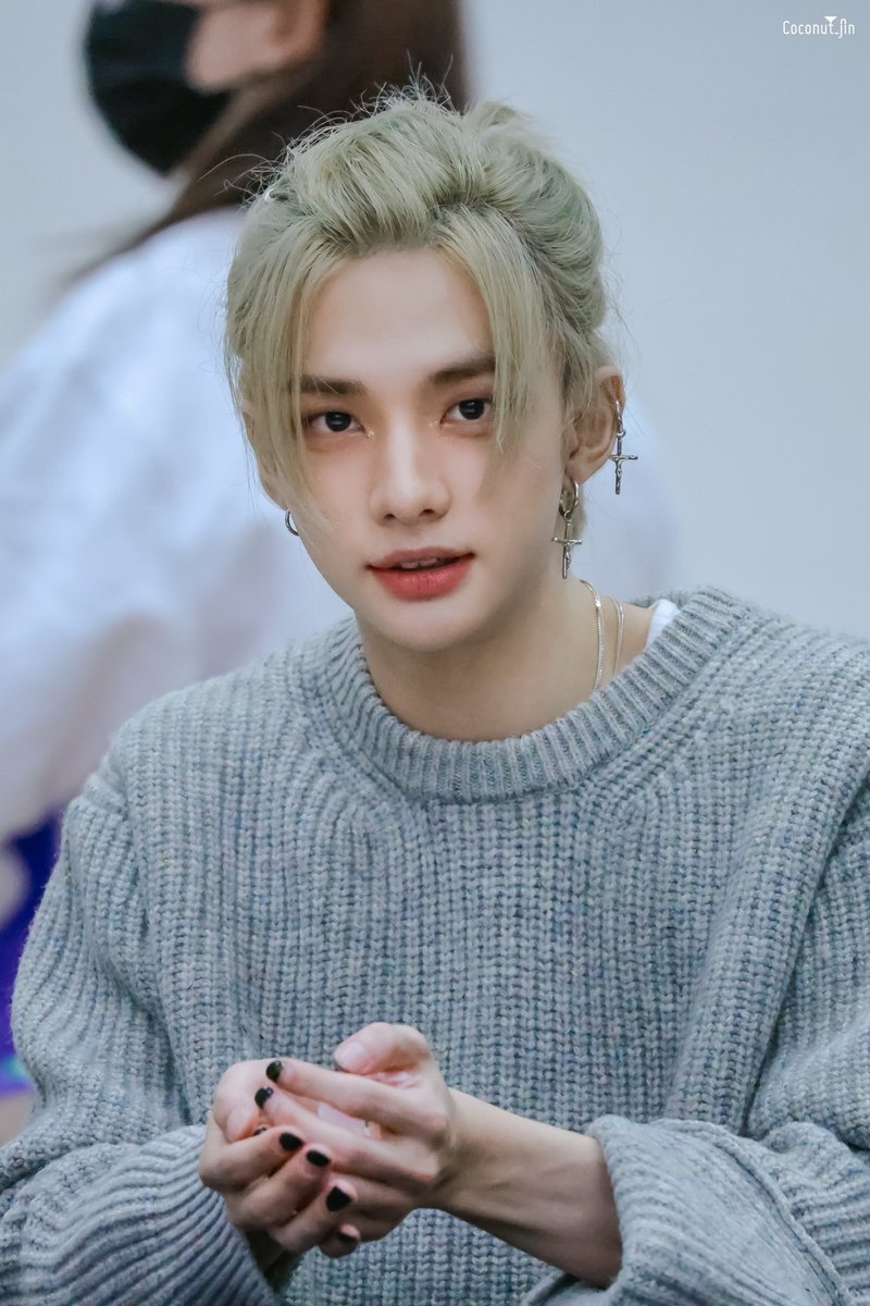Hyunjin, KING of 4th gen 🥟 🥟🥟 tweet media