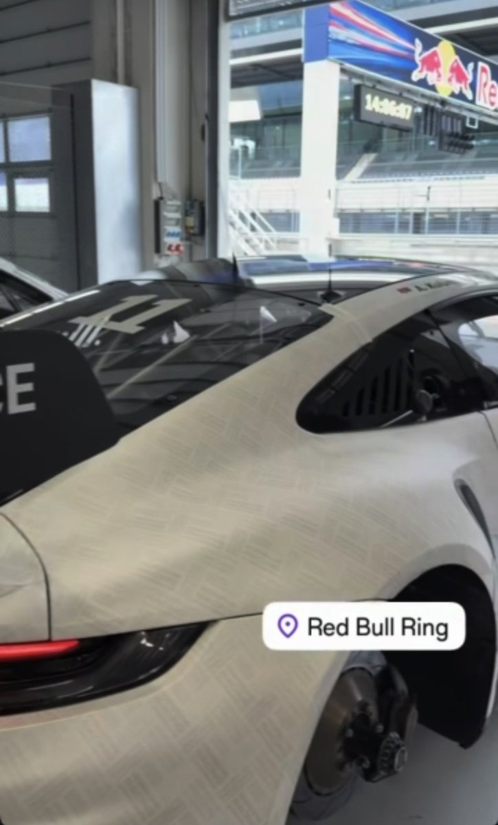 BezStraga tweet media