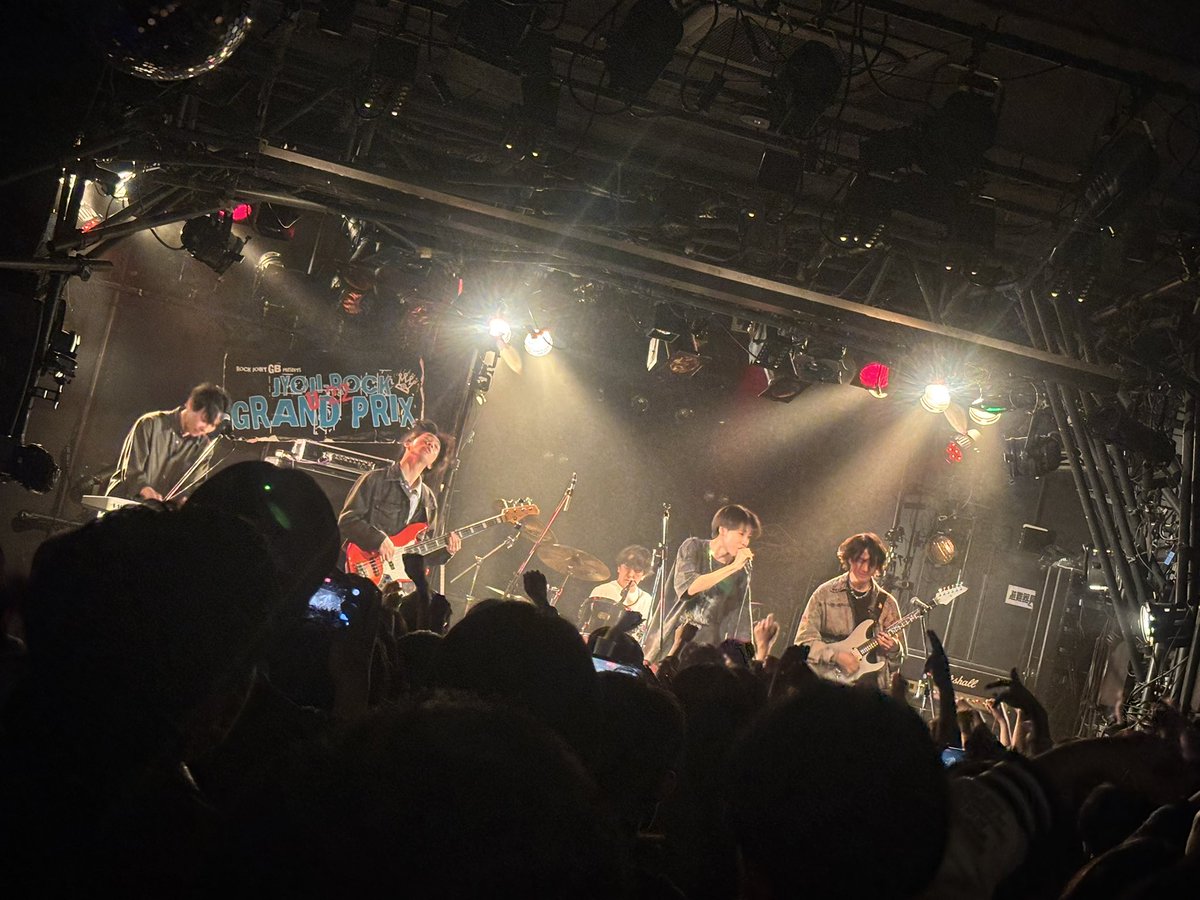 JYOJIROCK's tweet photo. ［決勝戦21組目］
Adornament

勢いがめちゃくちゃあって、全力で音楽を表現してきてくれています！！！
歌声がハスキーでめちゃかっこいい！！！
集大成を見せつけてくれました！ https://t.co/Qeartej6UJ