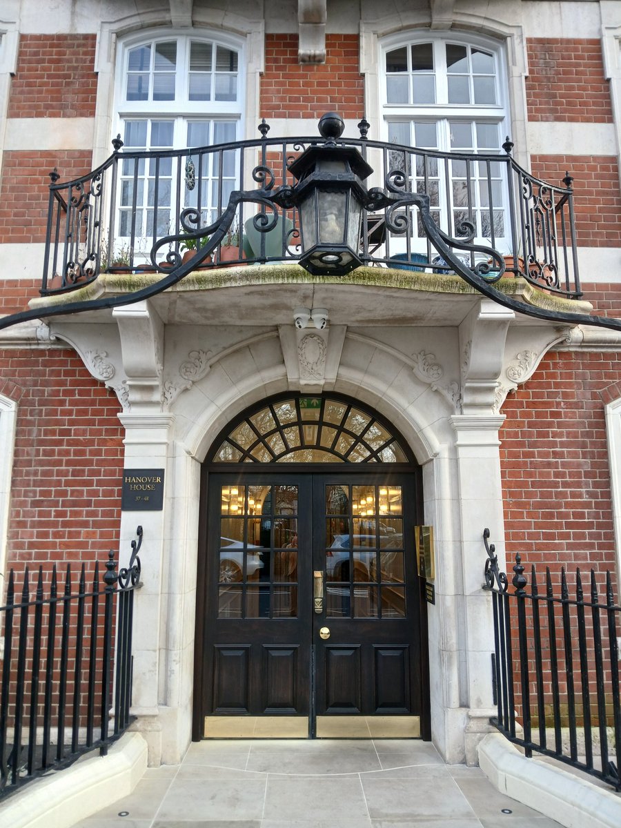 DoorsNo3828's tweet image. #HappyEaster 
#StJohnsWood #London 
#nocontextdoors #dailydoor #doors