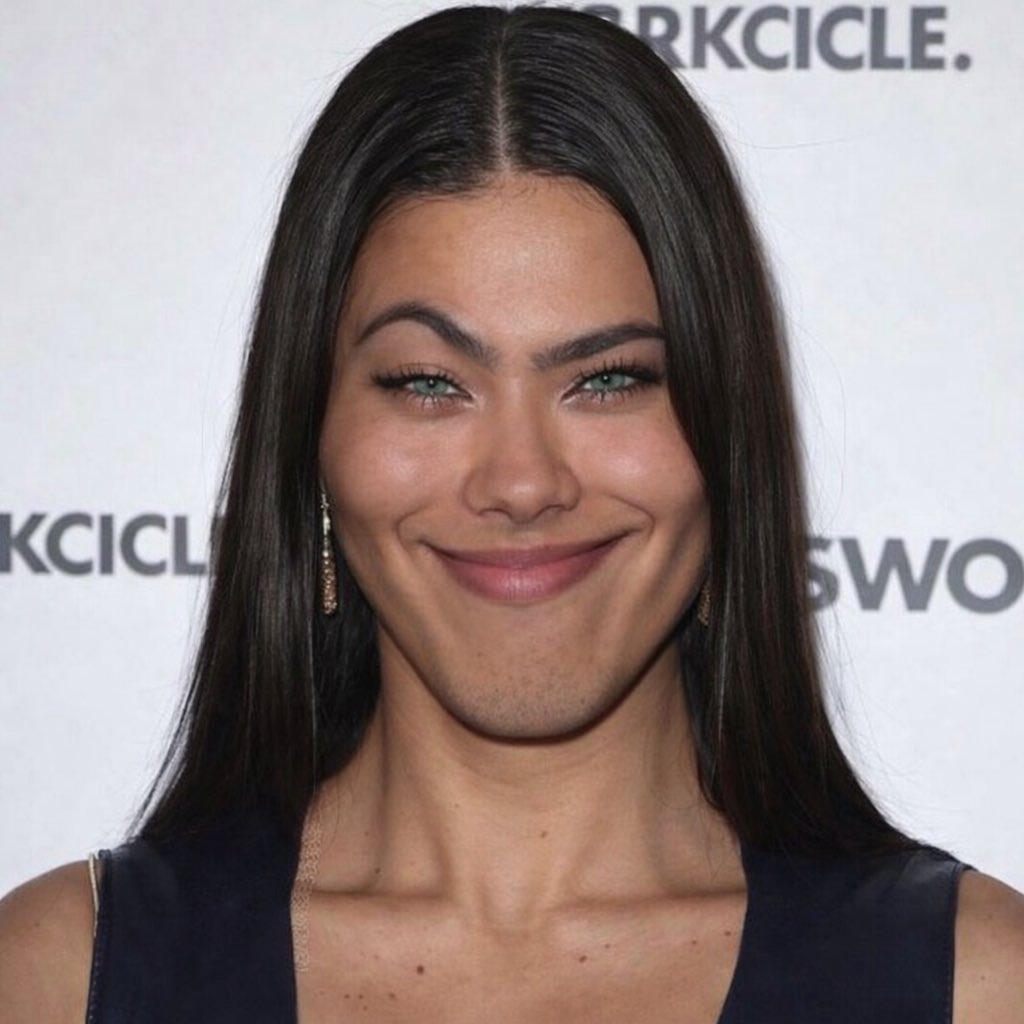 ひし形先輩メイン（冷笑のプロ） tweet media