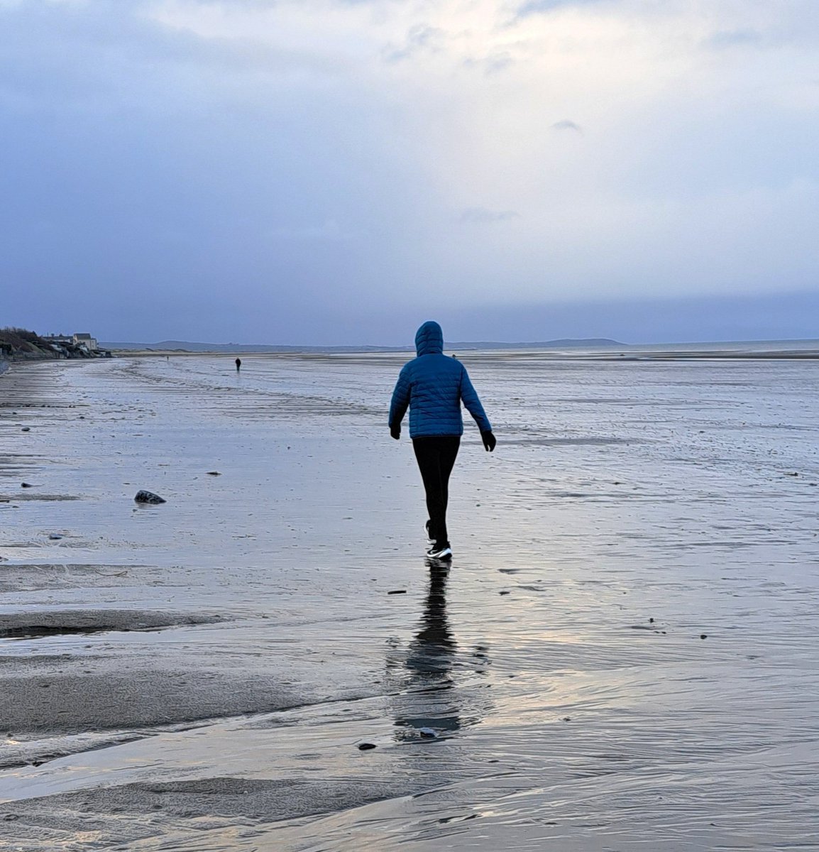gerardmeade1's tweet photo. Laytown Beach
#goingsolo #metime #timetothink #solitude #peaceofmind #beachwalk #sunset https://t.co/VCYkKFRtmQ